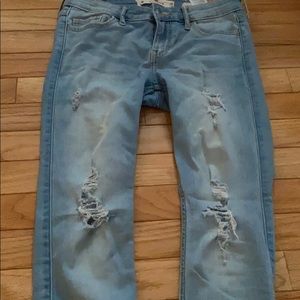 hollister light washed skinny jeans